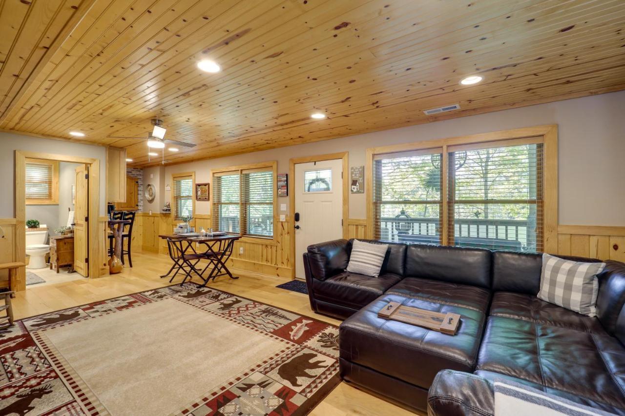 West Jefferson Vacation Rental Near River Exterior photo